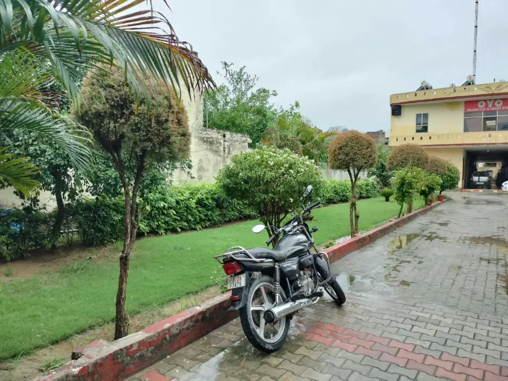 Джаландхар: Oyo 92004 Rajeev Pg Guest House