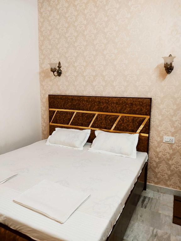 Джаландхар: Oyo 91599 Sky Classic Inn