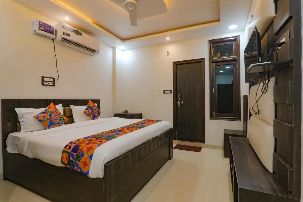 Канпур: Collection O 85820 Oyo Townhouse Lemonade Shyam Nagar