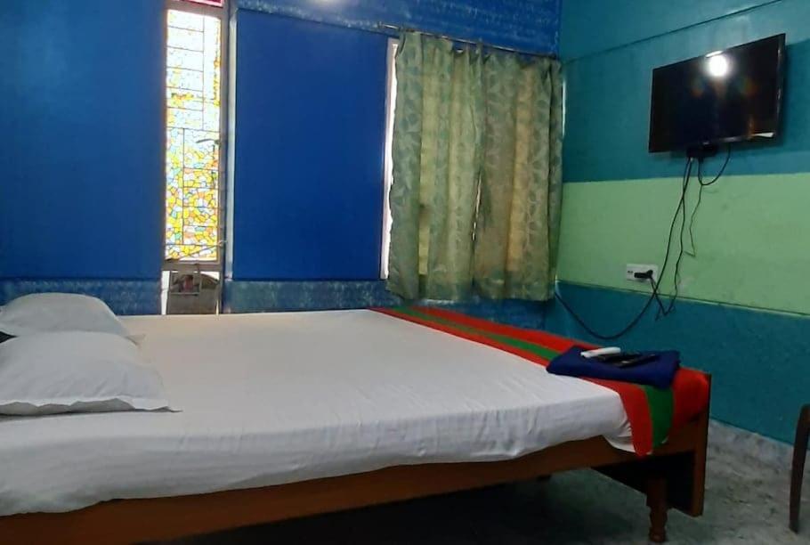 Колката: Oyo Home 90068 Amrabati Guest Rooms