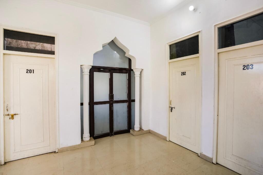Махендрагарх: OYO 67026 Rao Residency
