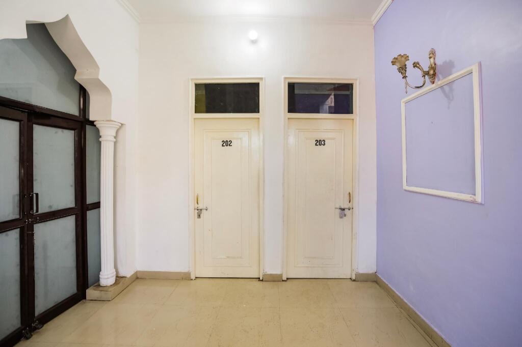 Махендрагарх: OYO 67026 Rao Residency