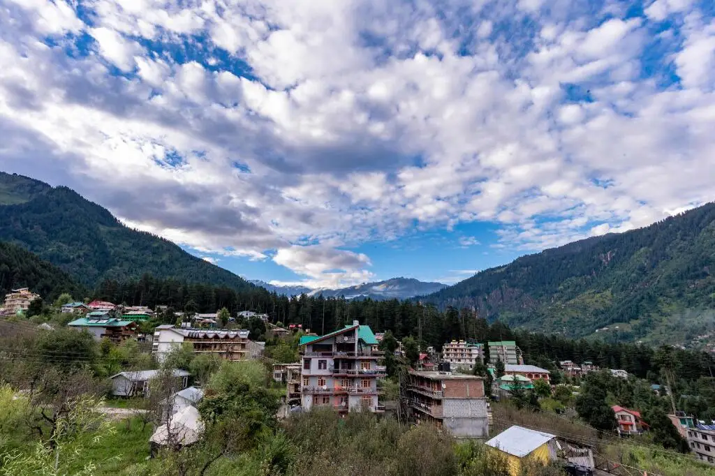 Манали: OYO Home 78510 Luxurious Himalayan View Cottage