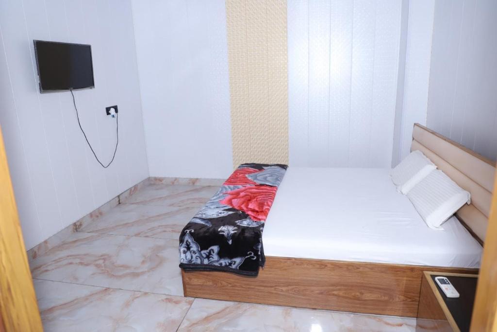 Мератх: OYO 90052 Hotel Lord Krishna