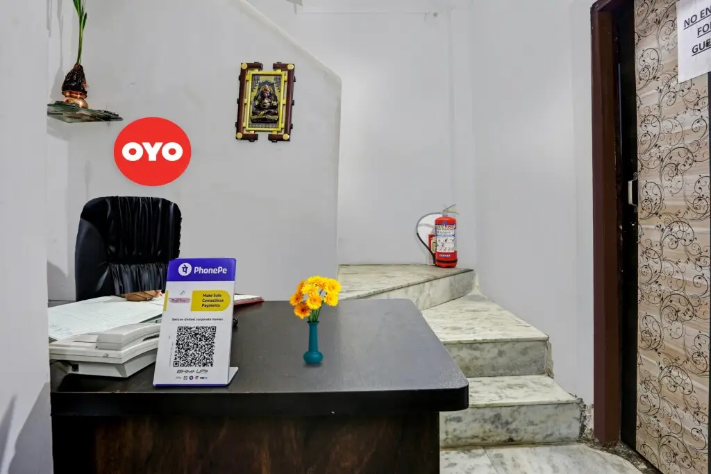 Нави-Мумбай: OYO 92197 Vista Corporate Services