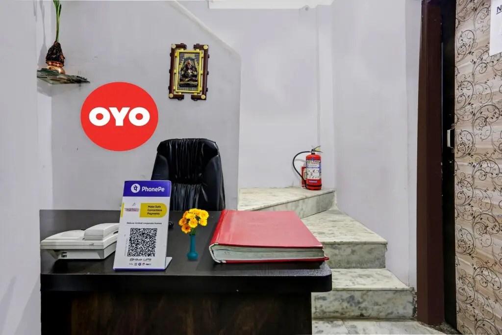 Нави-Мумбай: OYO 92197 Vista Corporate Services