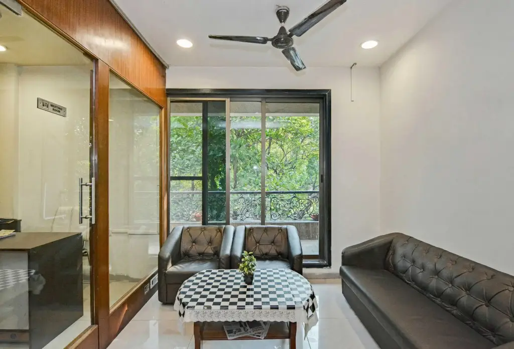 Нави-Мумбай: Oyo 28568 Aishwarya Apartment