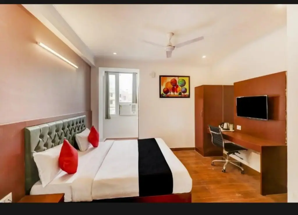 Нью-Дели: Oyo 87426 Lime Tree Dwarka Sec 21 Metro Near