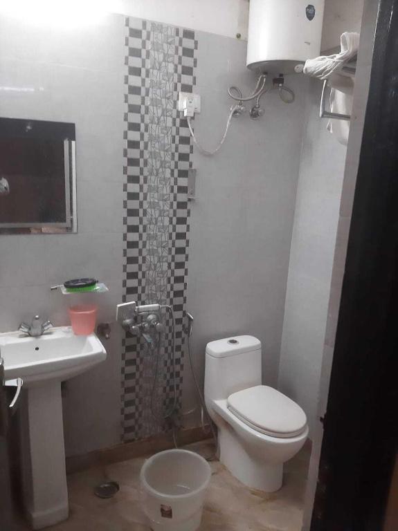 Нью-Дели: OYO 89674 Em Home Stay