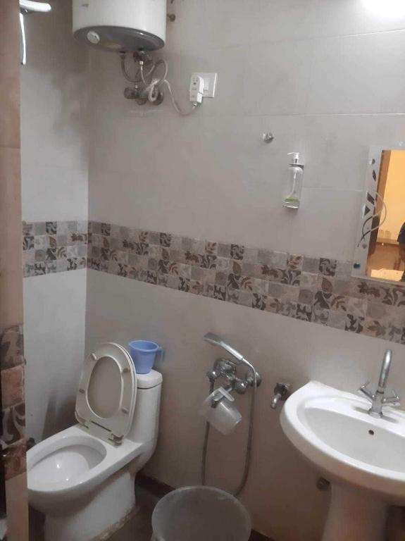 Нью-Дели: OYO 89674 Em Home Stay