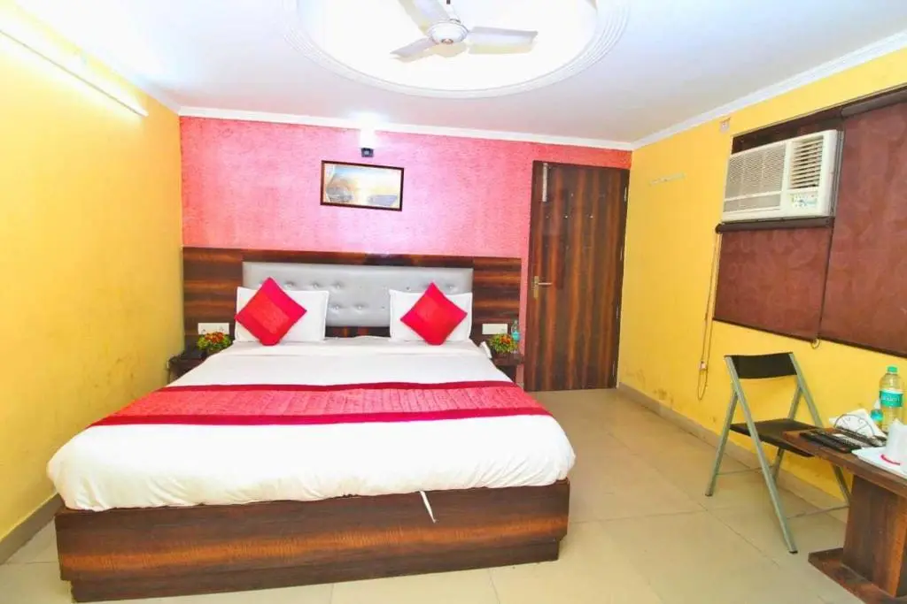 Нью-Дели: OYO Hotel Royal Orbit Mahipalpur