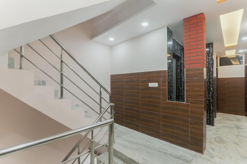 Пури: OYO 84522 Tripureswari Guest House