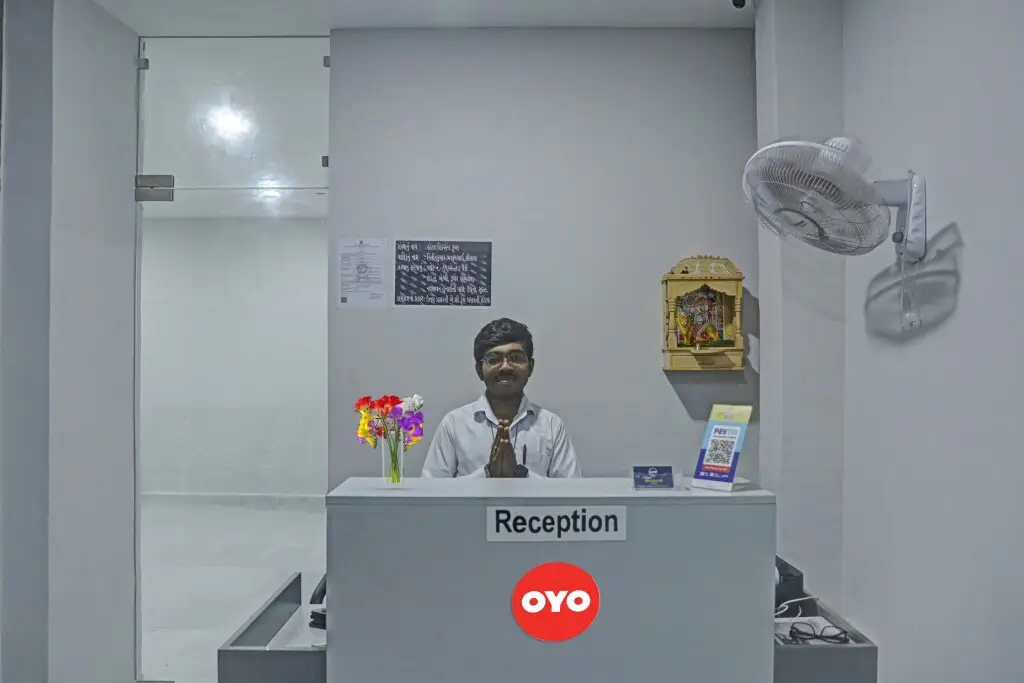 Сурат: OYO 90450 Hotel Weekend Rooms