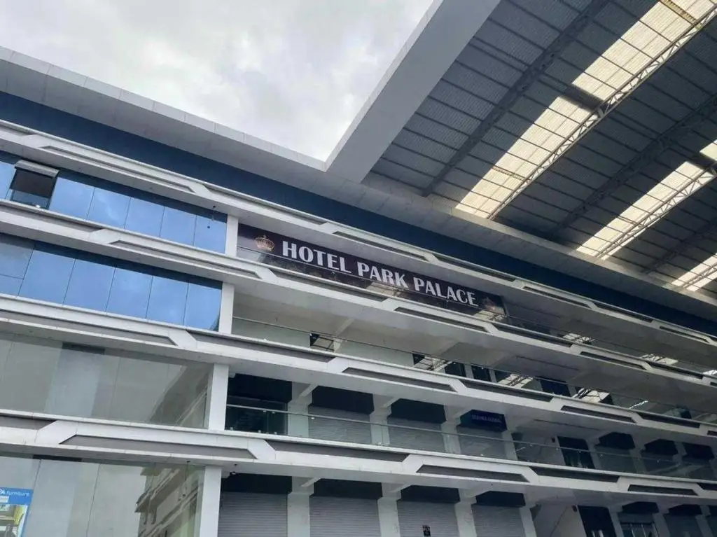 Сурат: OYO 91562 Hotel Park Palace