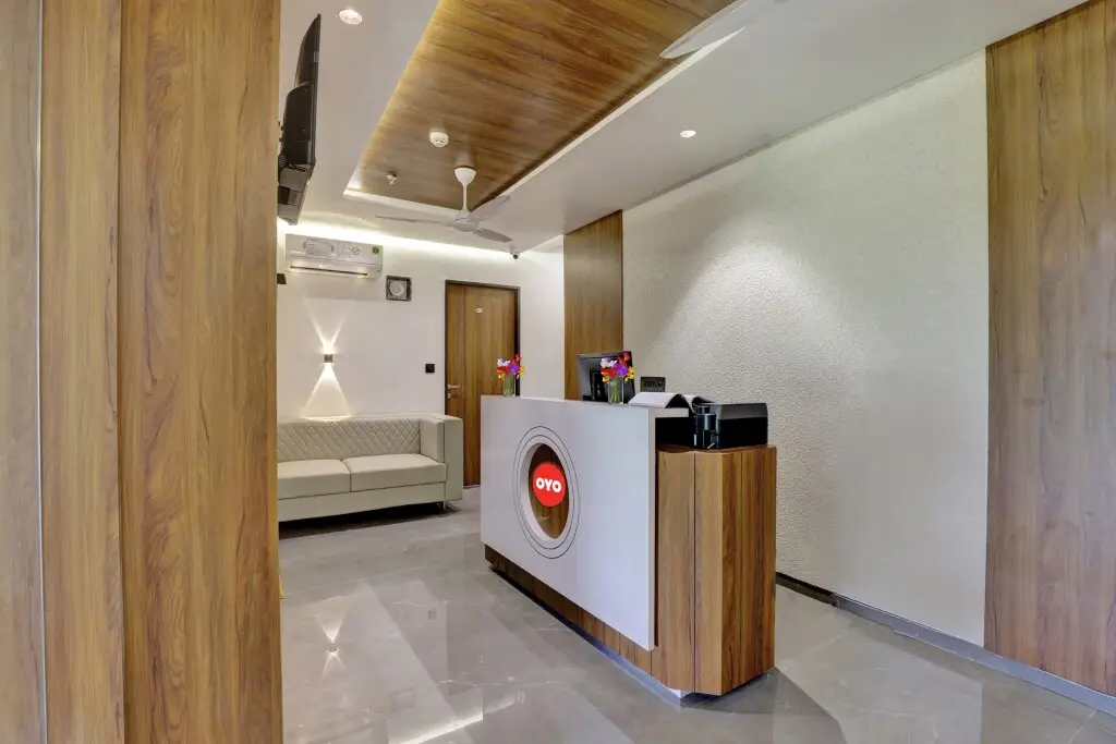 Сурат: Oyo Flagship 92431 Hotel Arihant