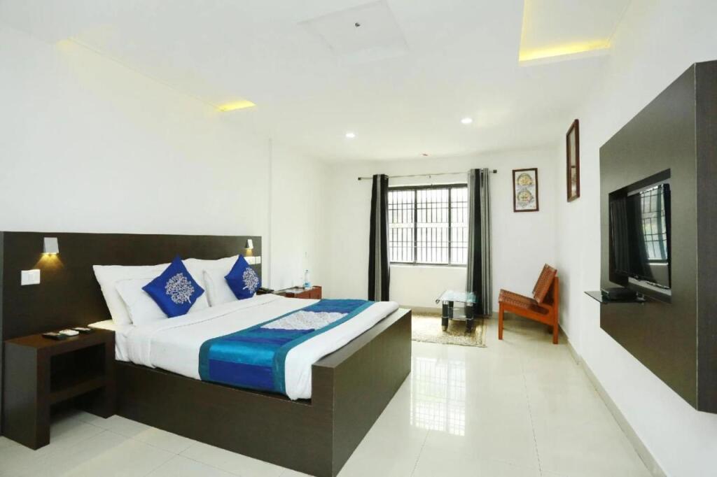 Кондотти: Half Moon- Calicut