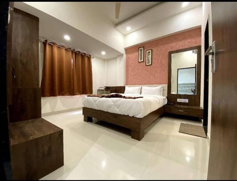 Кота: Hotel Marvel
