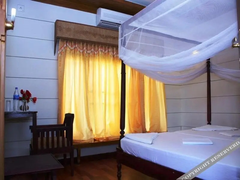 Аллеппи: Indraprastham Houseboat