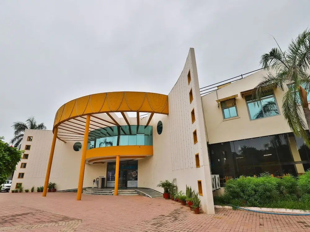 Infocity Club And Resort — фото 1
