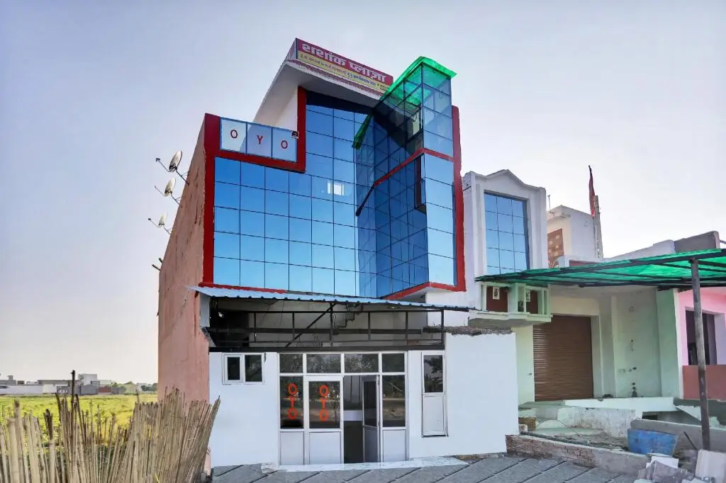 Большая Нойда: OYO 81465 Shashank Plaza