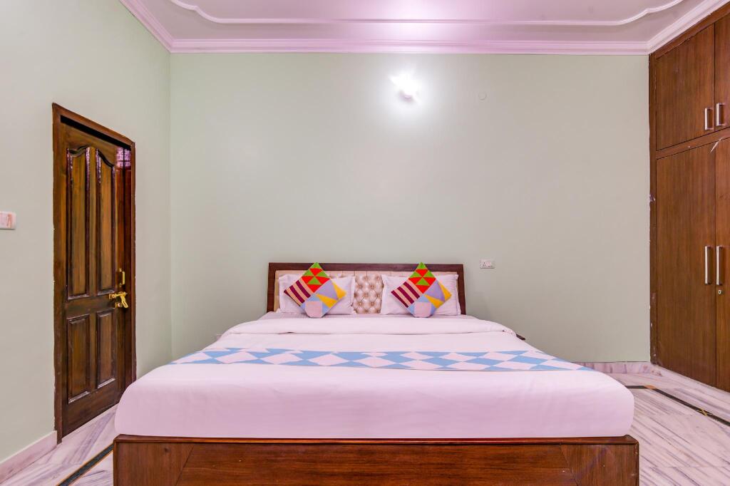 Лакхнау: OYO 77778 BBB Guest House