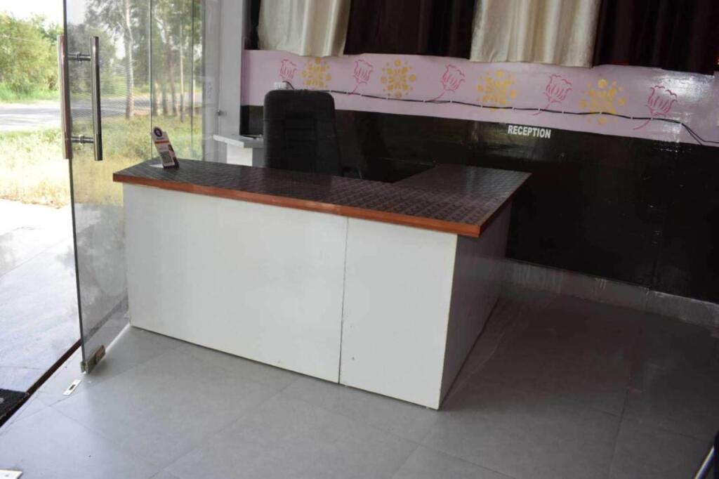 Мератх: OYO 700197 As Hotel And Restaurant Unit 2