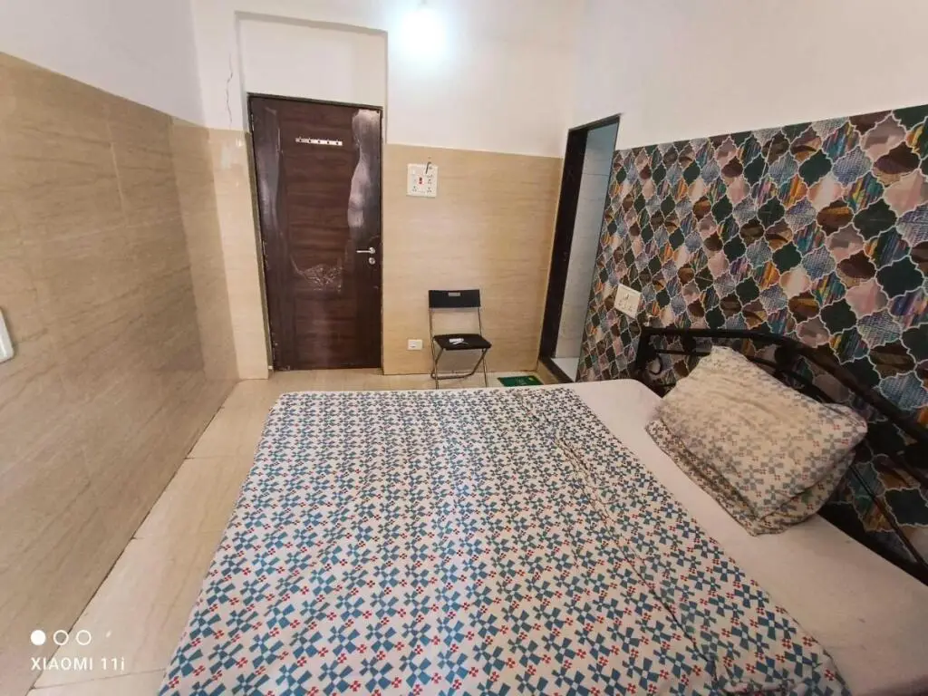 Мумбаи: Oyo 700258 Raj Hotel