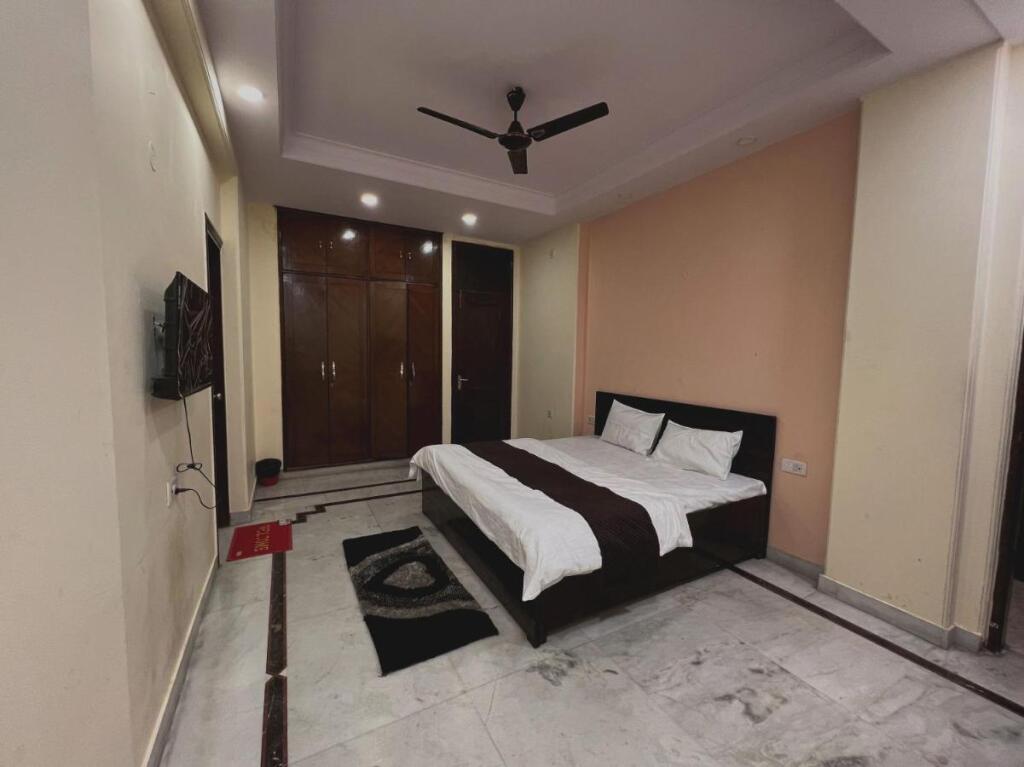 Нью-Дели: Oyo 703859 Hotel Greeno