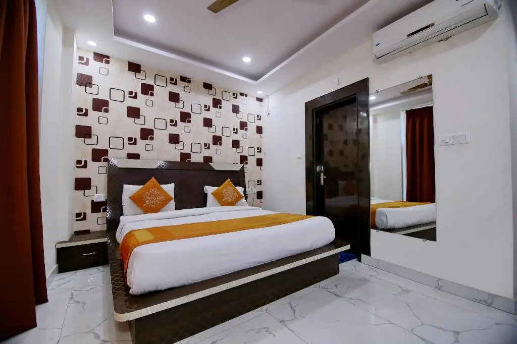 Нойда: OYO 8764 Hotel Green View Palace