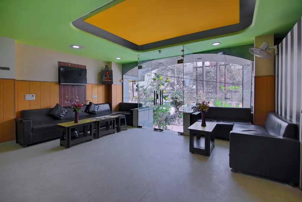 Нойда: OYO 8764 Hotel Green View Palace