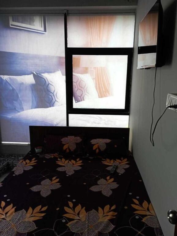Сурат: Oyo 700751 Day Night Rooms