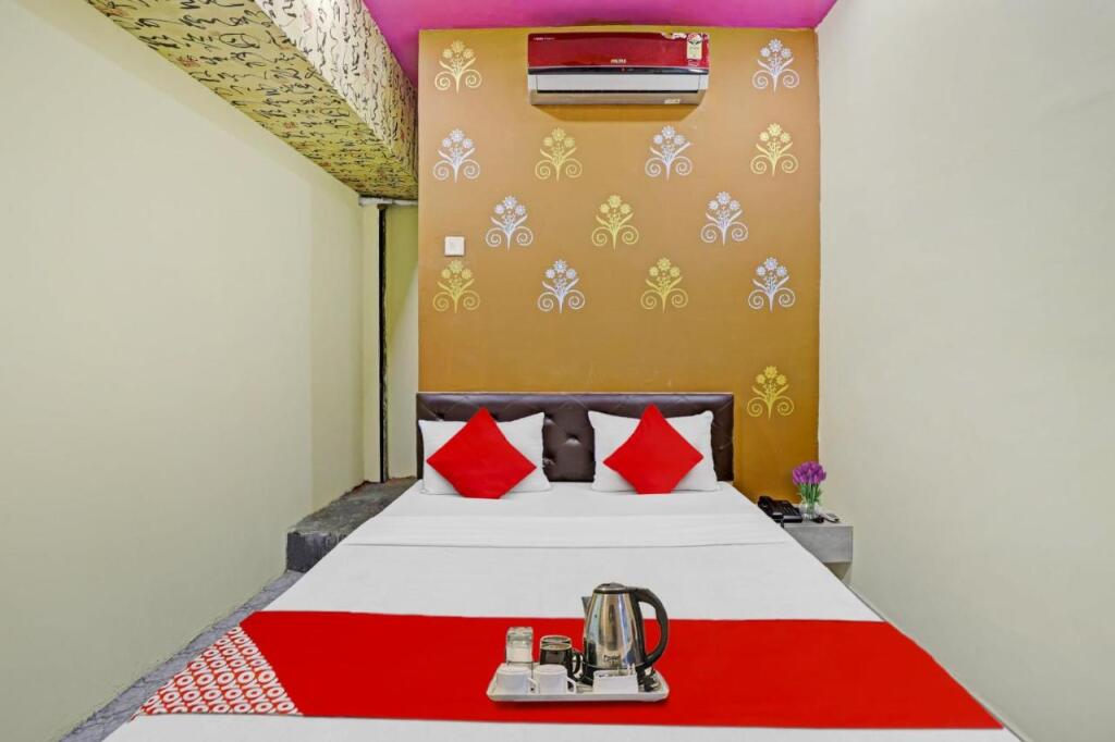 Сурат: Oyo Flagship 701114 Rd Hotel