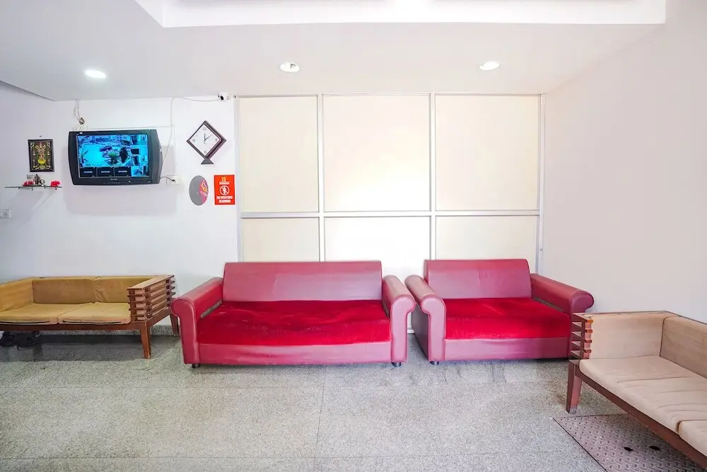 Ченнаи: FabExpress Nimalan Residency