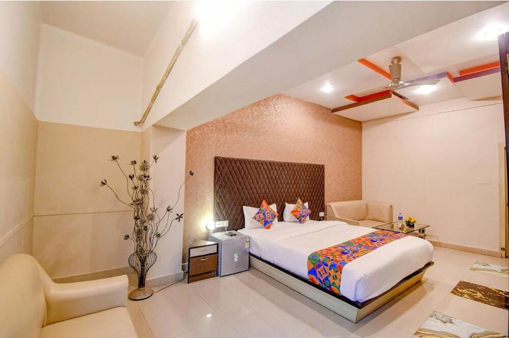 Колката: Fabhotel Prime Rockstar Suites