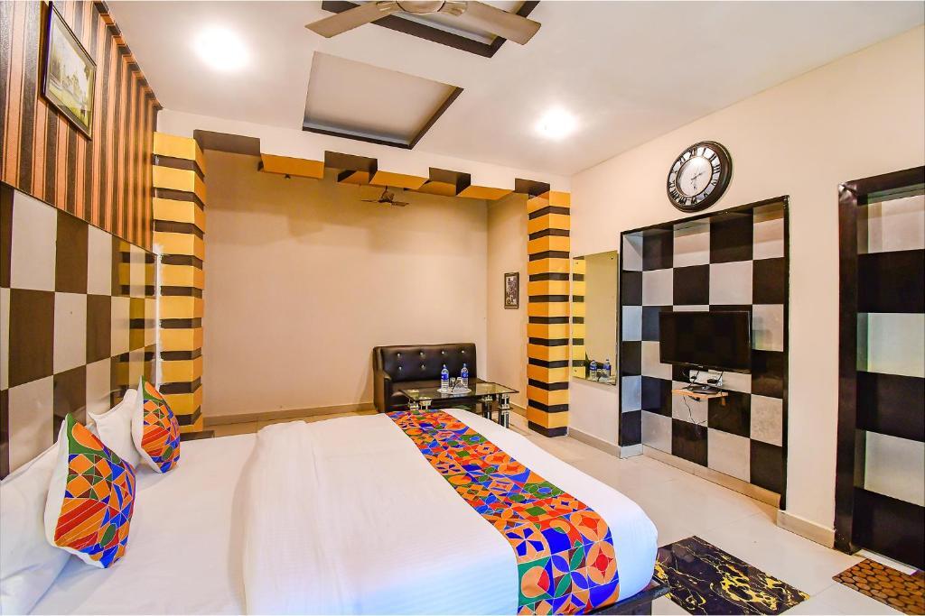 Колката: Fabhotel Prime Rockstar Suites