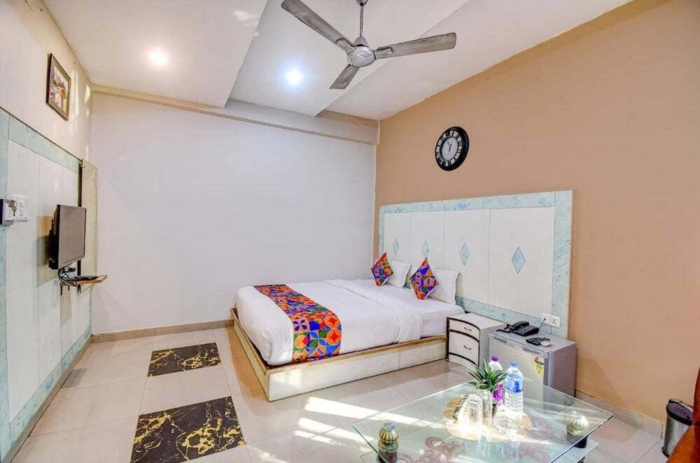 Колката: Fabhotel Prime Rockstar Suites