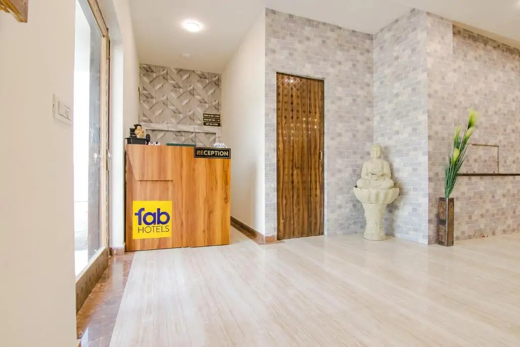 Лудхиана: FabHotel Sky Lark Farm
