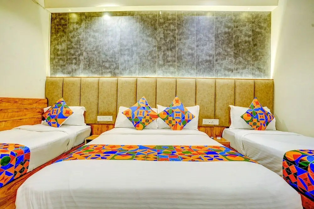 Мумбаи: FabHotel Indore Palace