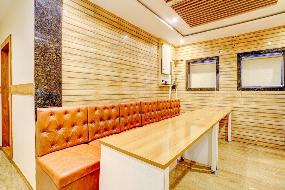 FabHotel Indore Palace — фото 1
