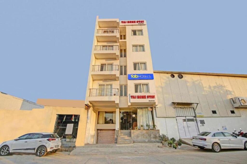FabExpress Taj Home Stay — фото 1