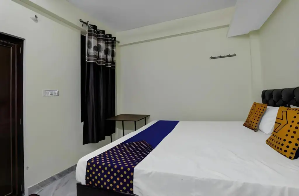 SPOT ON 91946 Hotel Anmol Stay — фото 1