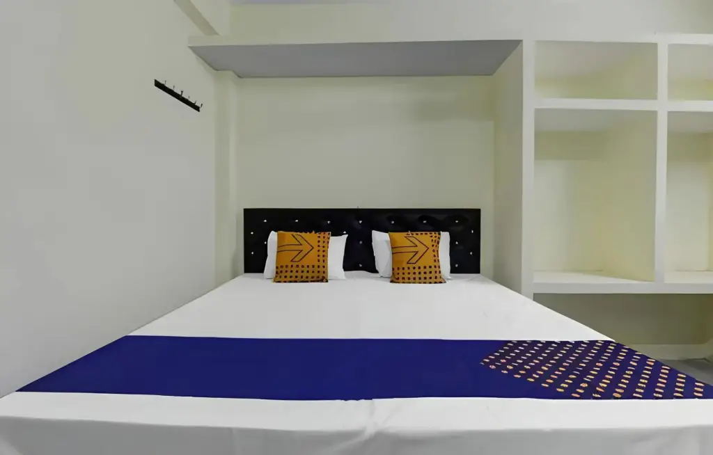 Праяградж: SPOT ON 91946 Hotel Anmol Stay