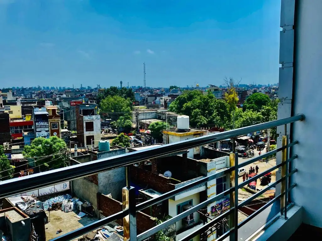 Hotel White House by AN HOTELS - walking distance from golden temple — фото 1