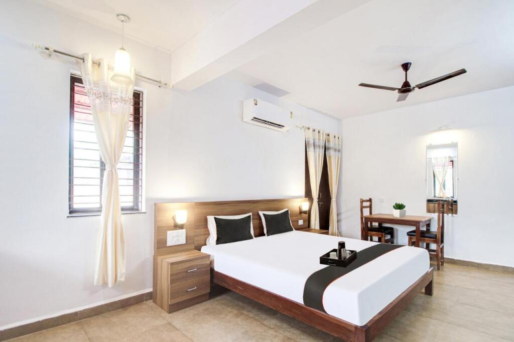 Бенаулим: Capital O 93039 Holiday Suites Benaulim Goa