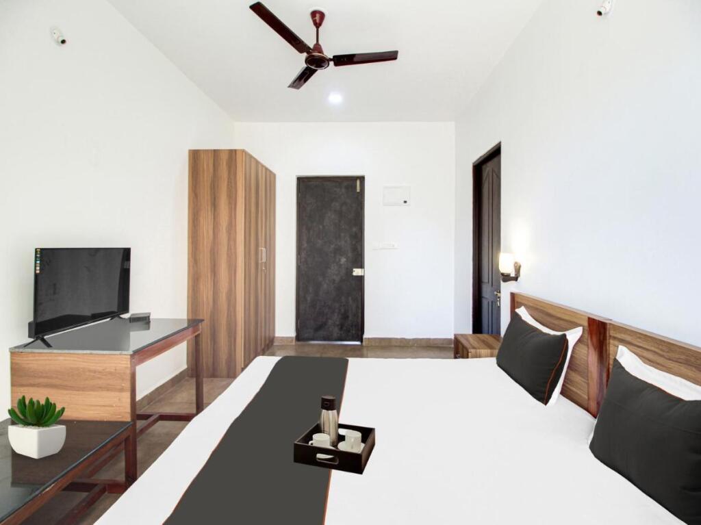 Бенаулим: Capital O 93039 Holiday Suites Benaulim Goa