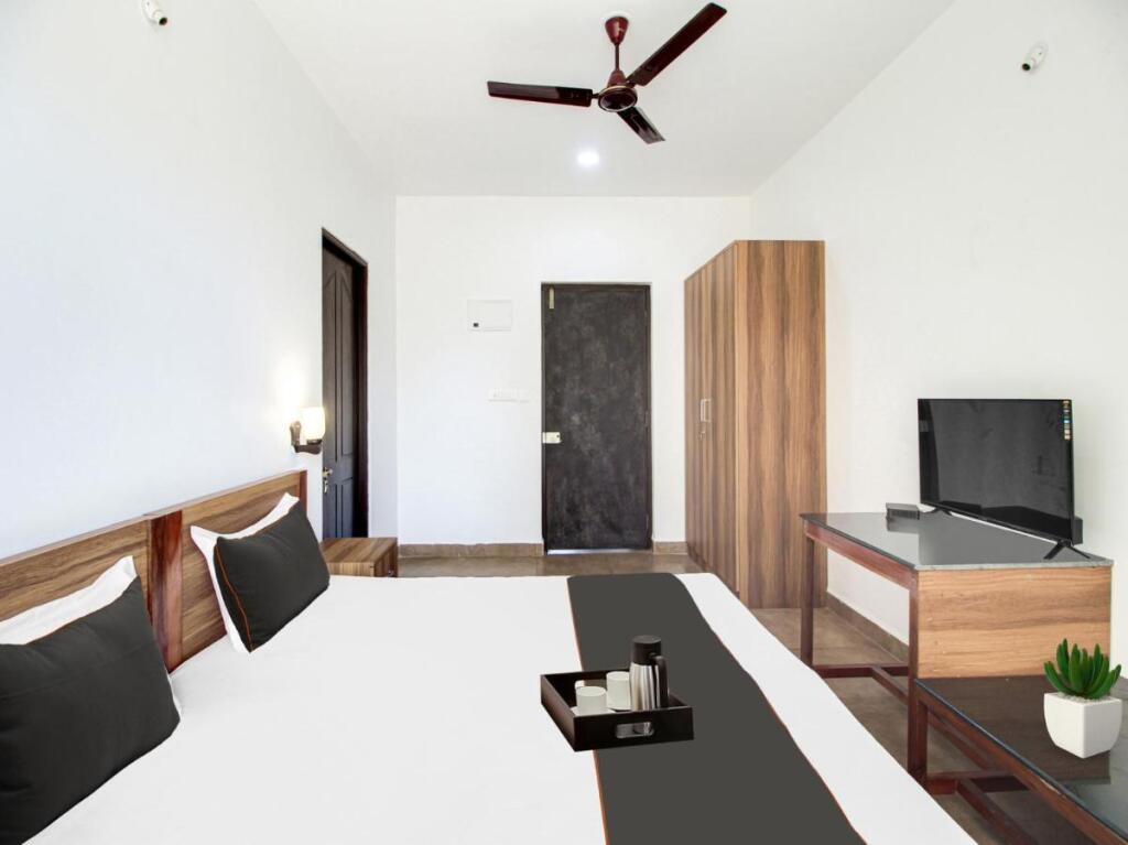 Бенаулим: Capital O 93039 Holiday Suites Benaulim Goa