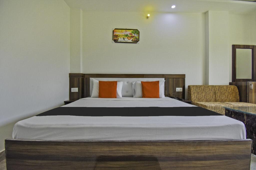 Харидвар: CAPITAL O75964 The Royel Center Hotel