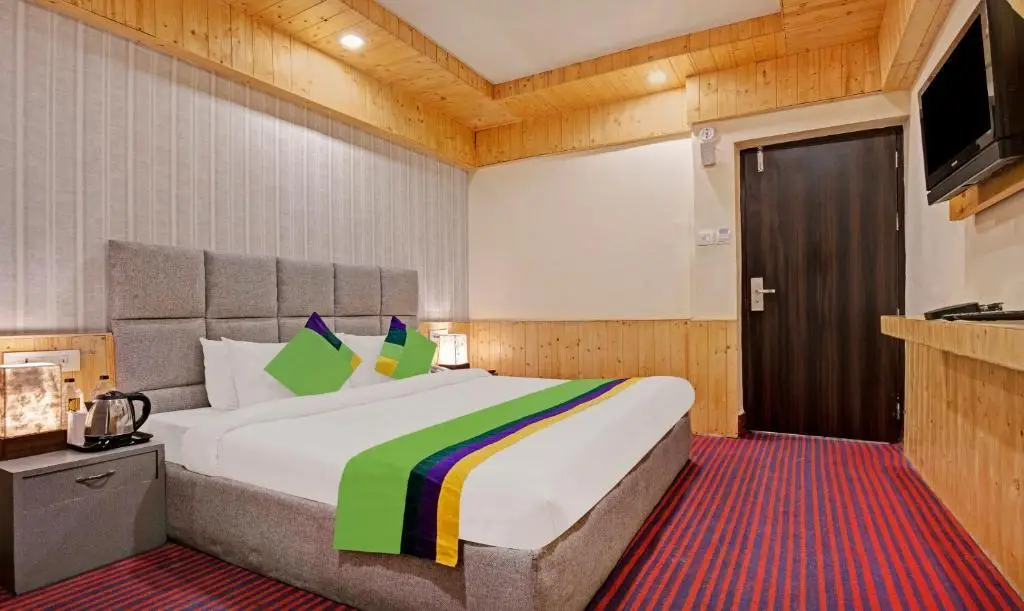 Наинитал: Treebo Kosmos Anamika, 1 Km From Nainital Lake