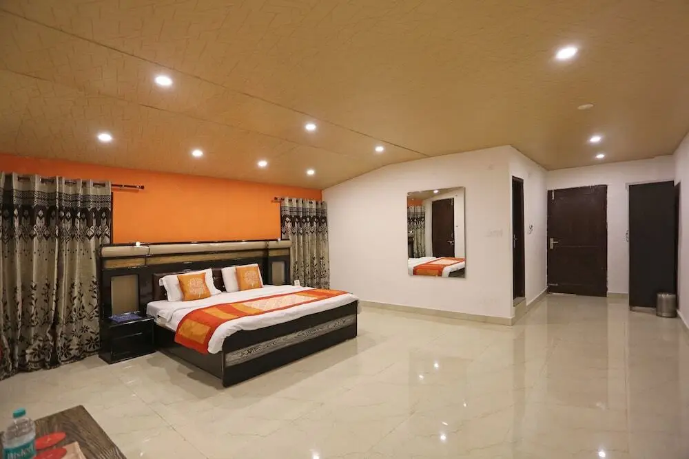 Чамба: Hotel Satyam International