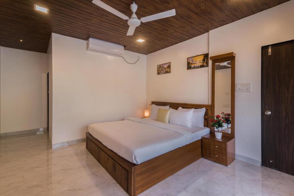 Киим: SaffronStays Casa Belleza, Kihim